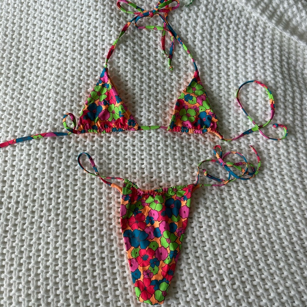 frankie’s bikini